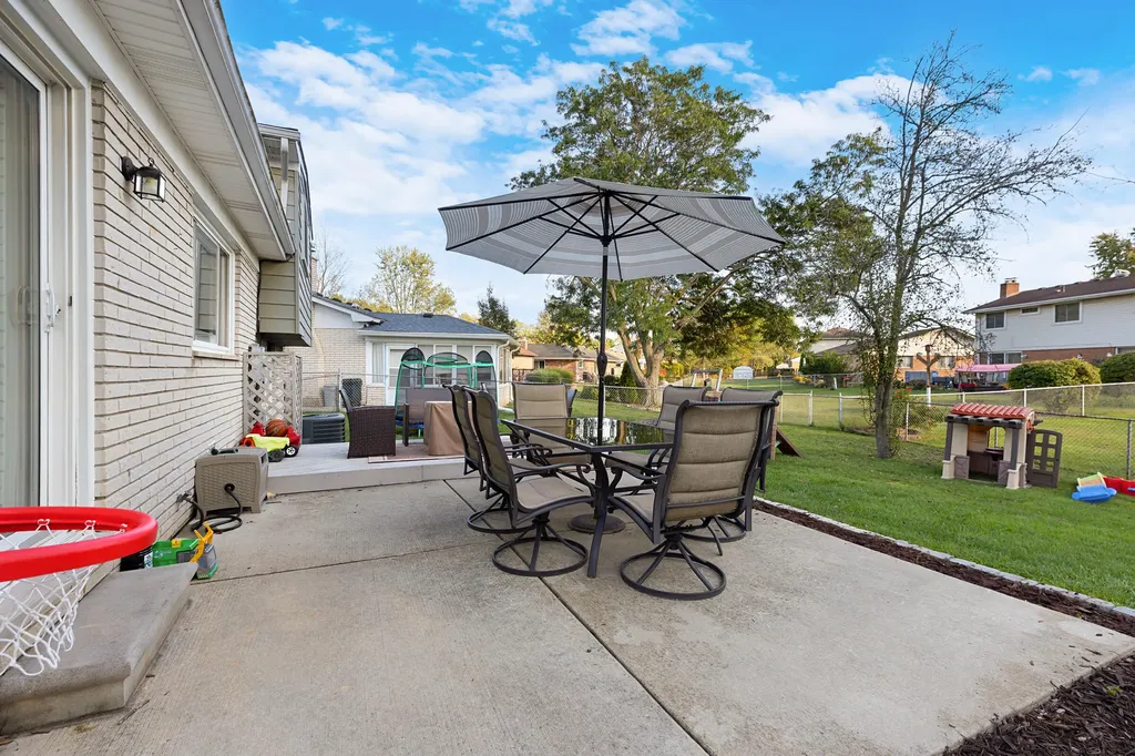 43875 Leeann Lane Canton Charter Township MI 48187