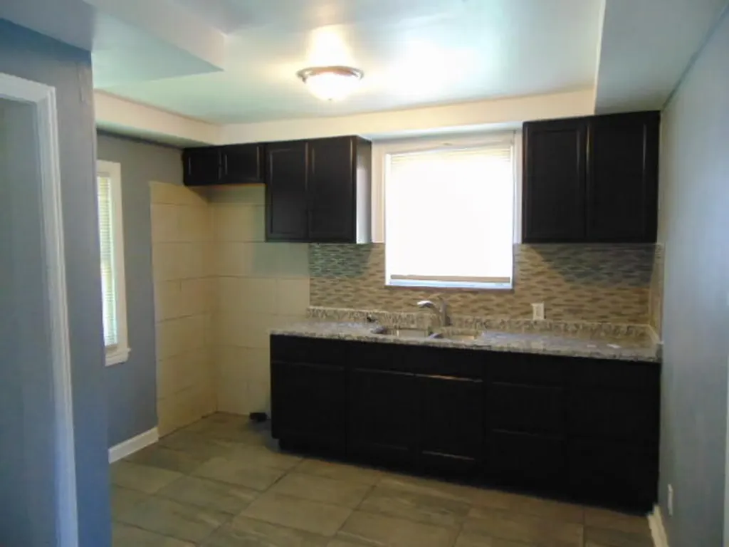14813 Grandville Avenue Detroit City MI 48223