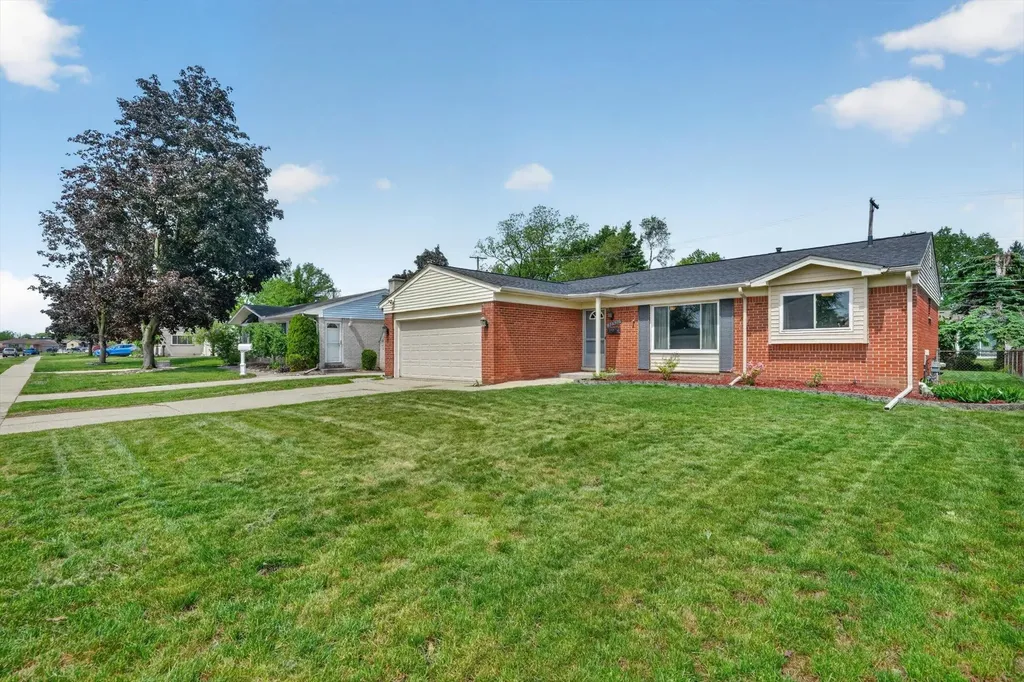 38560 Mason Street Livonia City MI 48154