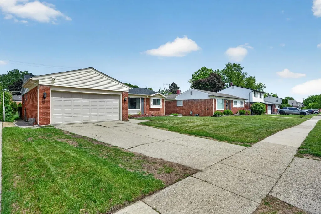 38560 Mason Street Livonia City MI 48154