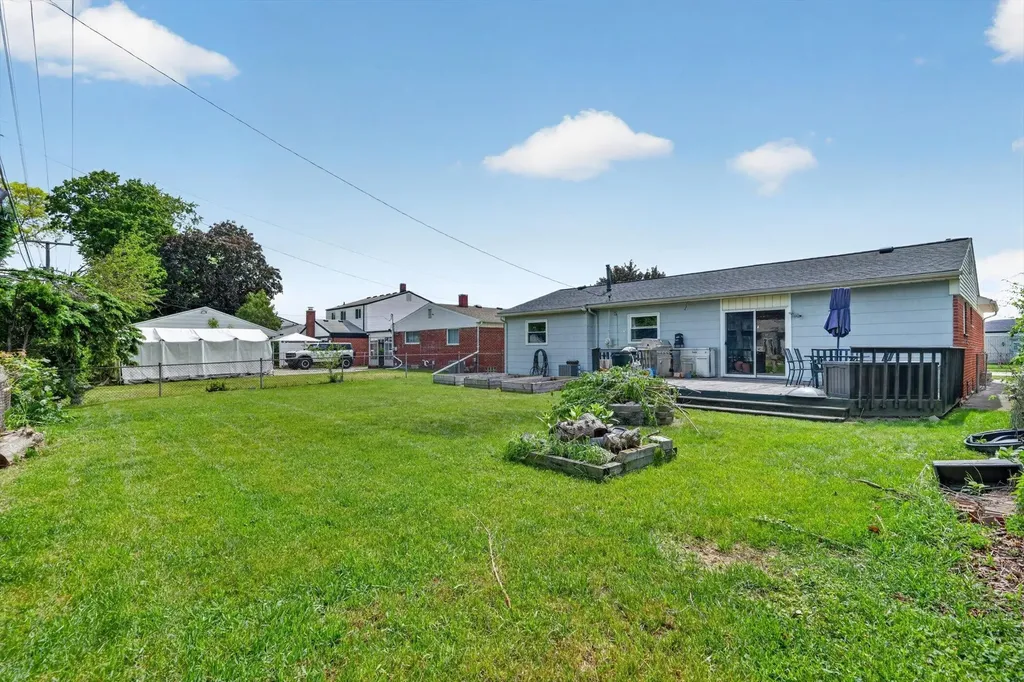 38560 Mason Street Livonia City MI 48154