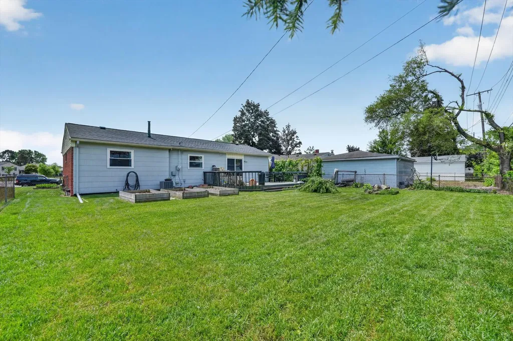 38560 Mason Street Livonia City MI 48154