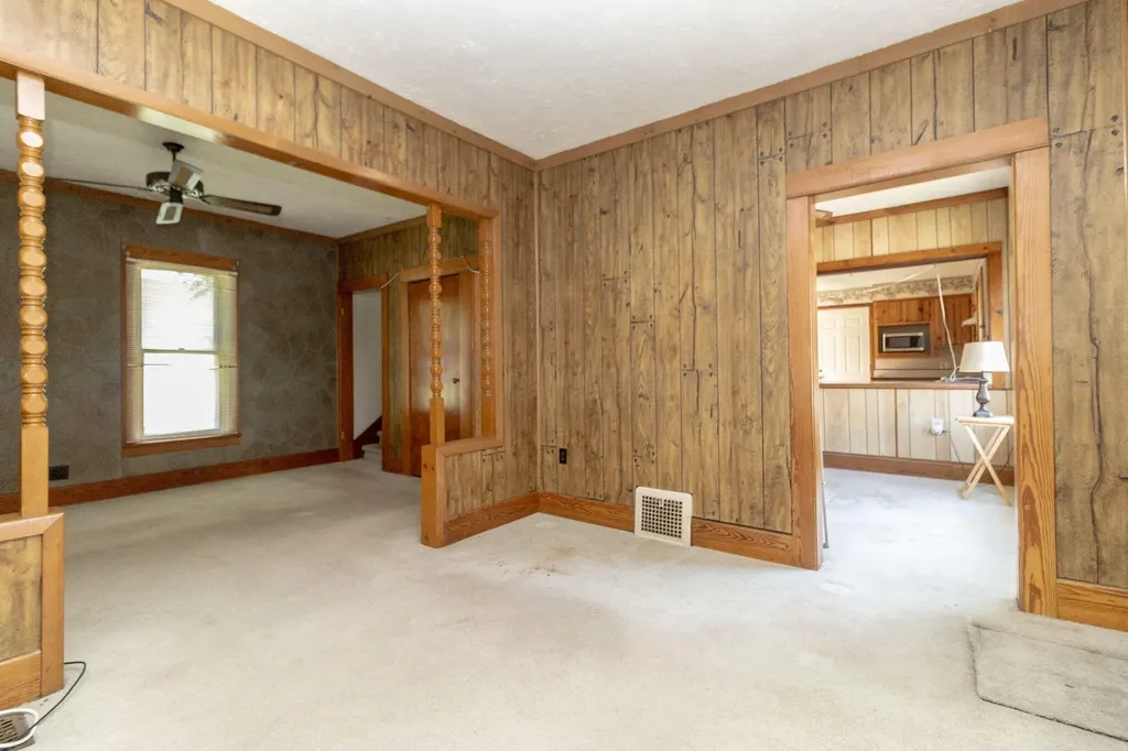 434 Sackett Avenue Monroe City MI 48162
