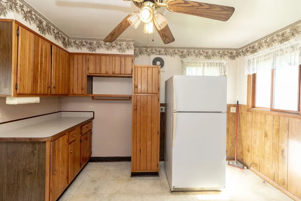 434 Sackett Avenue Monroe City MI 48162