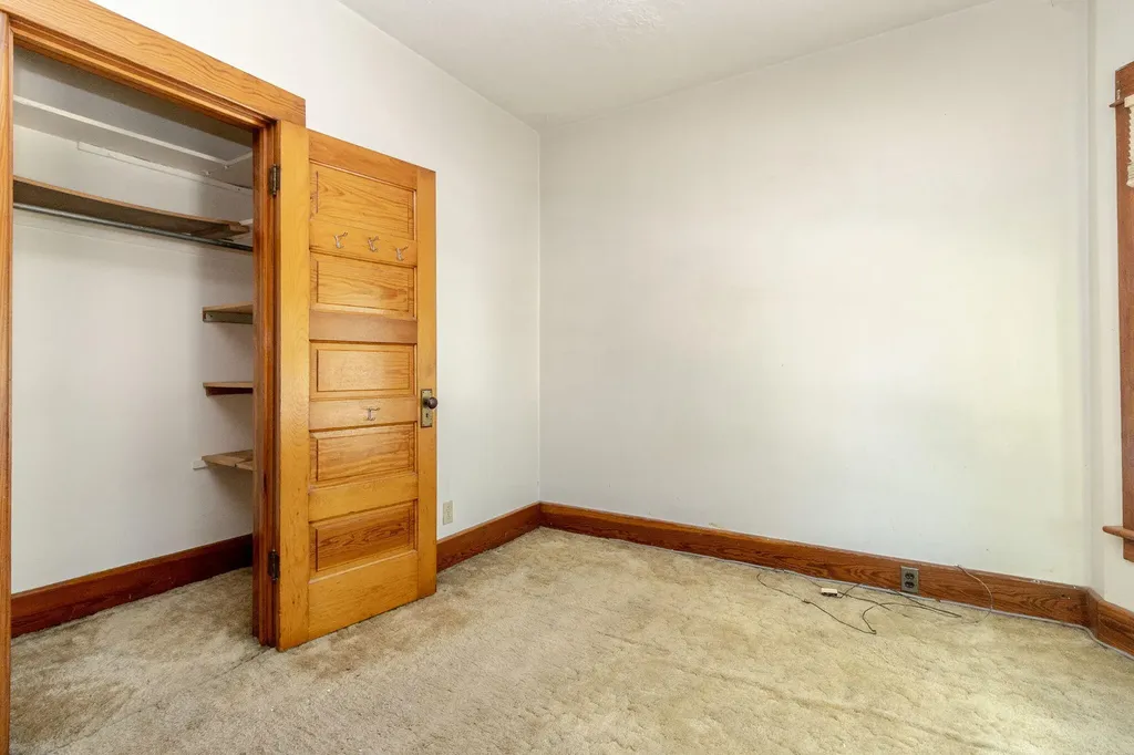 434 Sackett Avenue Monroe City MI 48162