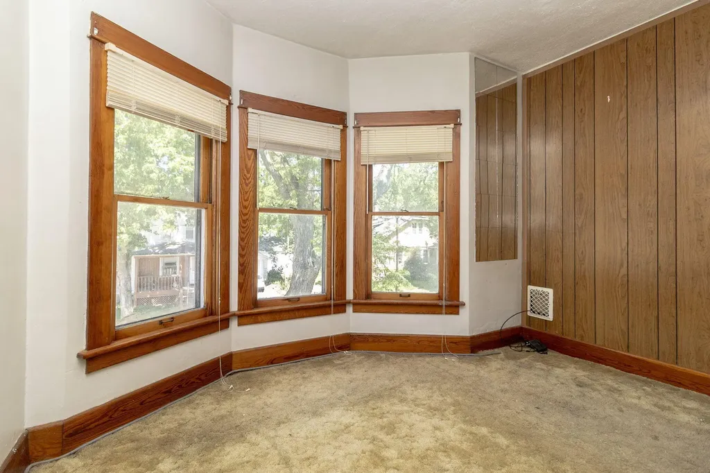 434 Sackett Avenue Monroe City MI 48162