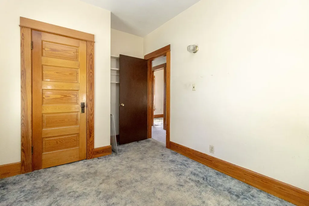 434 Sackett Avenue Monroe City MI 48162