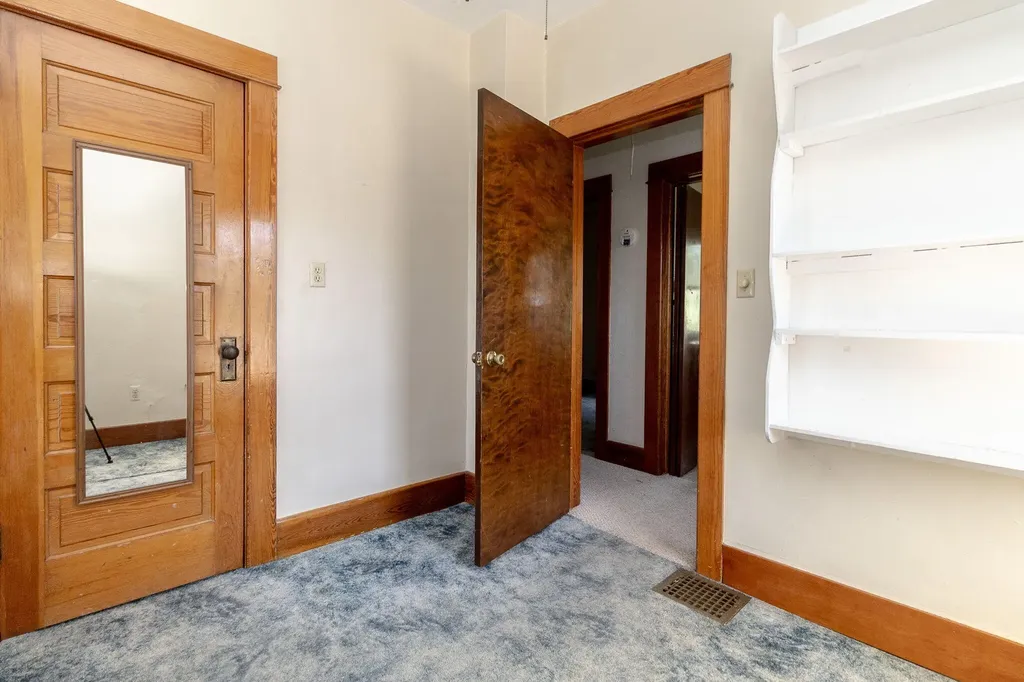 434 Sackett Avenue Monroe City MI 48162