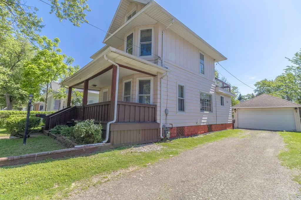 434 Sackett Avenue Monroe City MI 48162