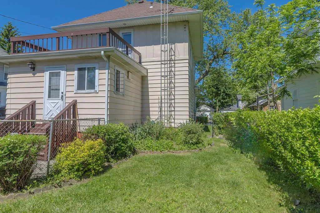 434 Sackett Avenue Monroe City MI 48162