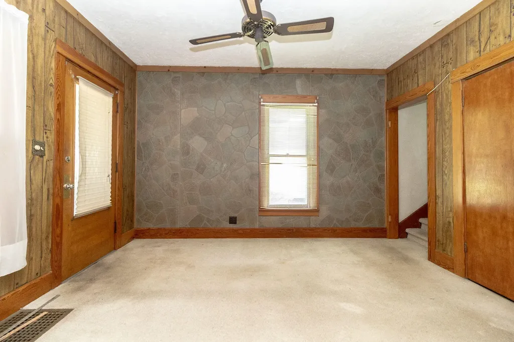 434 Sackett Avenue Monroe City MI 48162