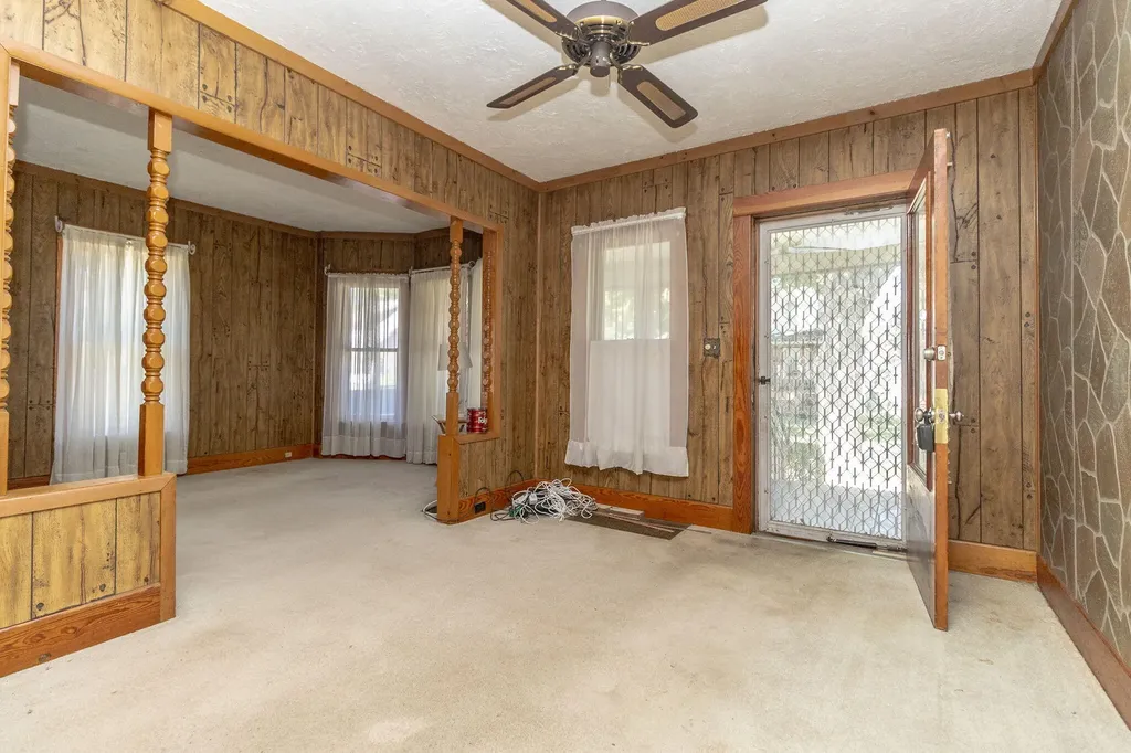 434 Sackett Avenue Monroe City MI 48162