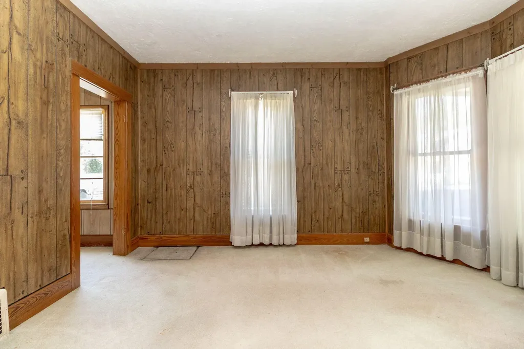 434 Sackett Avenue Monroe City MI 48162