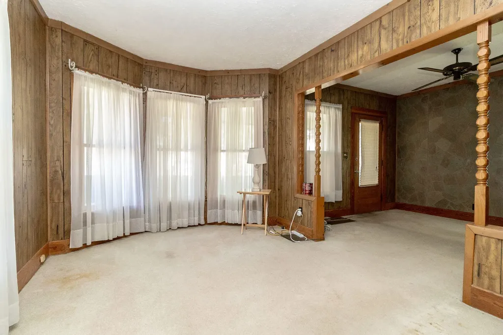 434 Sackett Avenue Monroe City MI 48162