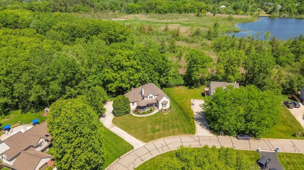 3364 Habitat Trail Pinckney Village MI 48169