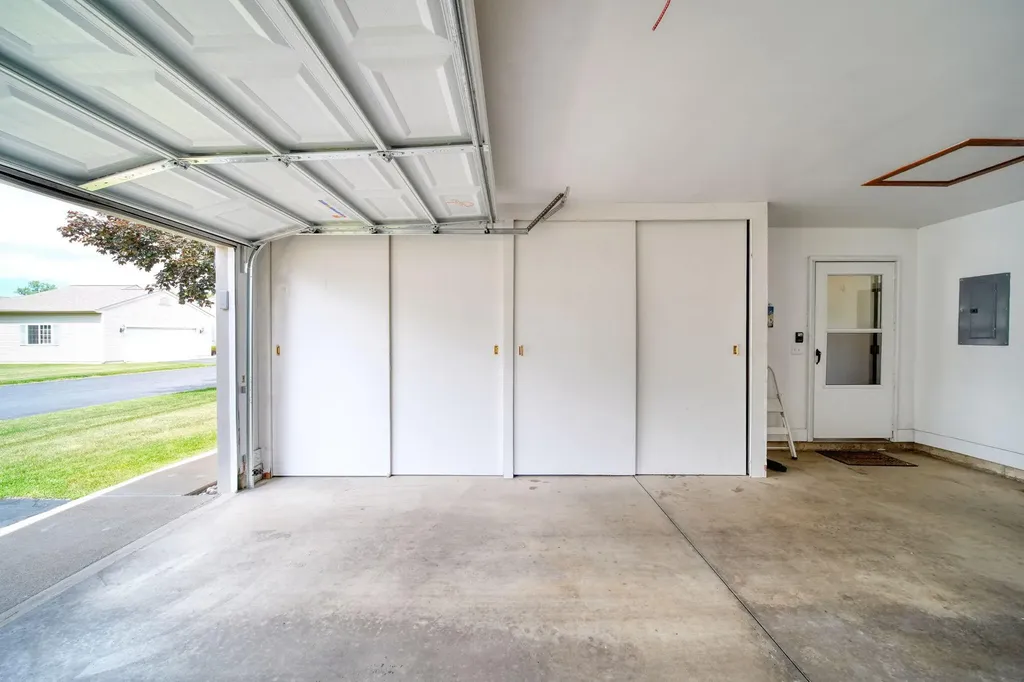 2002 Stillwater Drive Tecumseh City MI 49286
