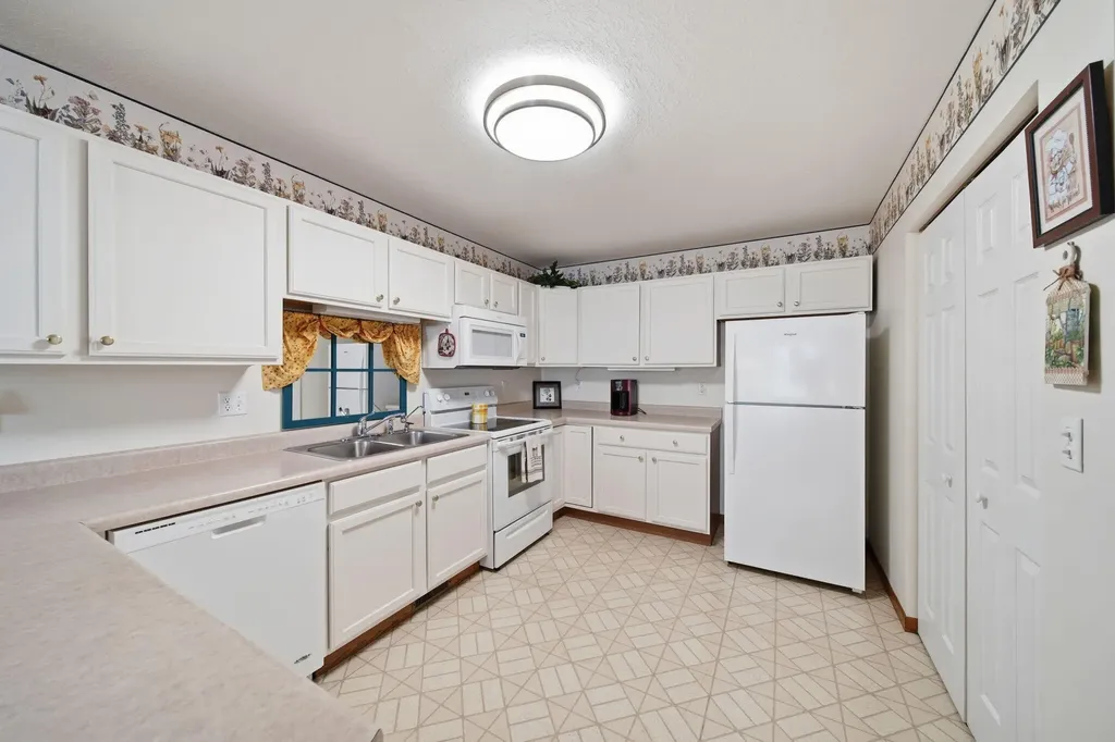 2002 Stillwater Drive Tecumseh City MI 49286