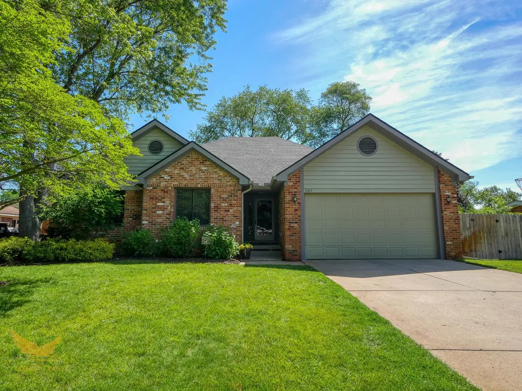 1583 Weymouth Street West Bloomfield Charter Township MI 48324