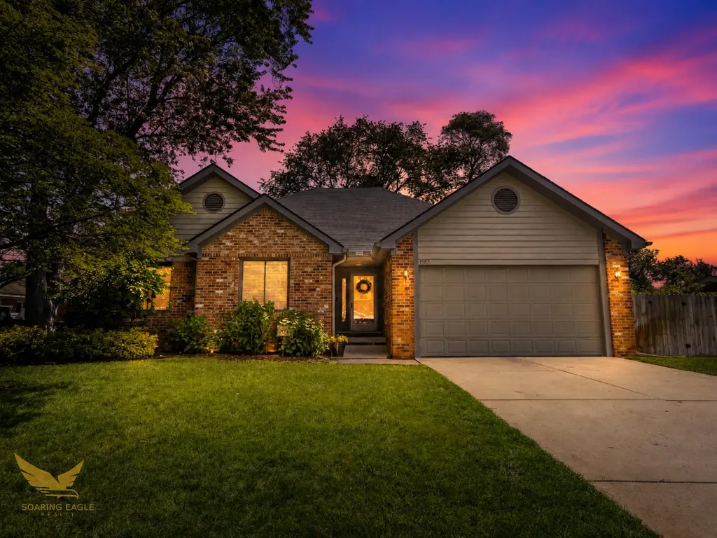 1583 Weymouth Street West Bloomfield Charter Township MI 48324