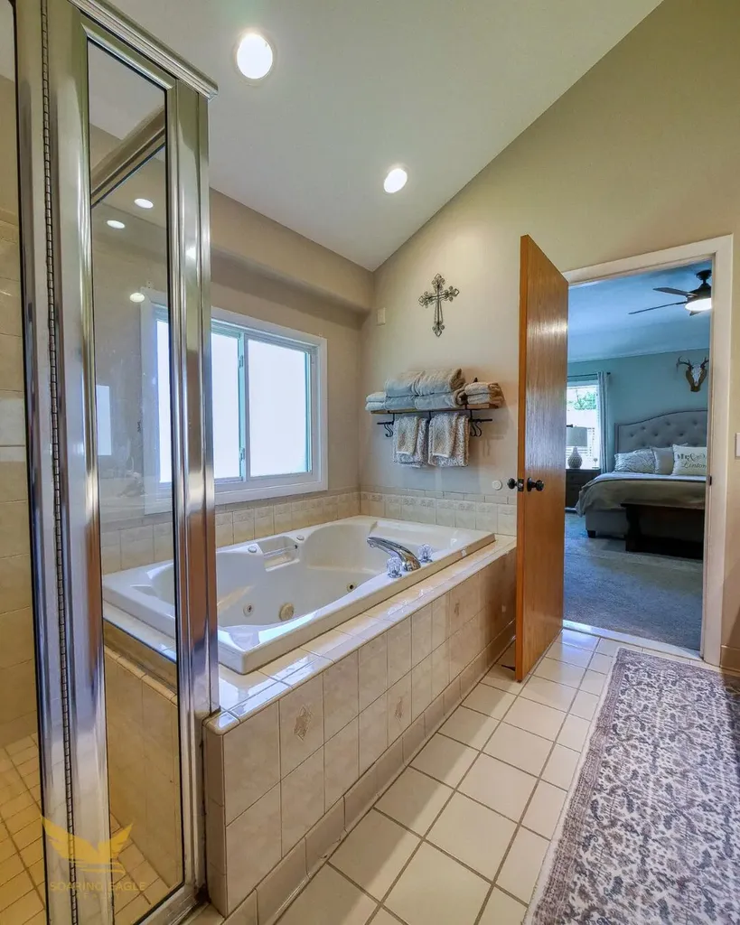 1583 Weymouth Street West Bloomfield Charter Township MI 48324