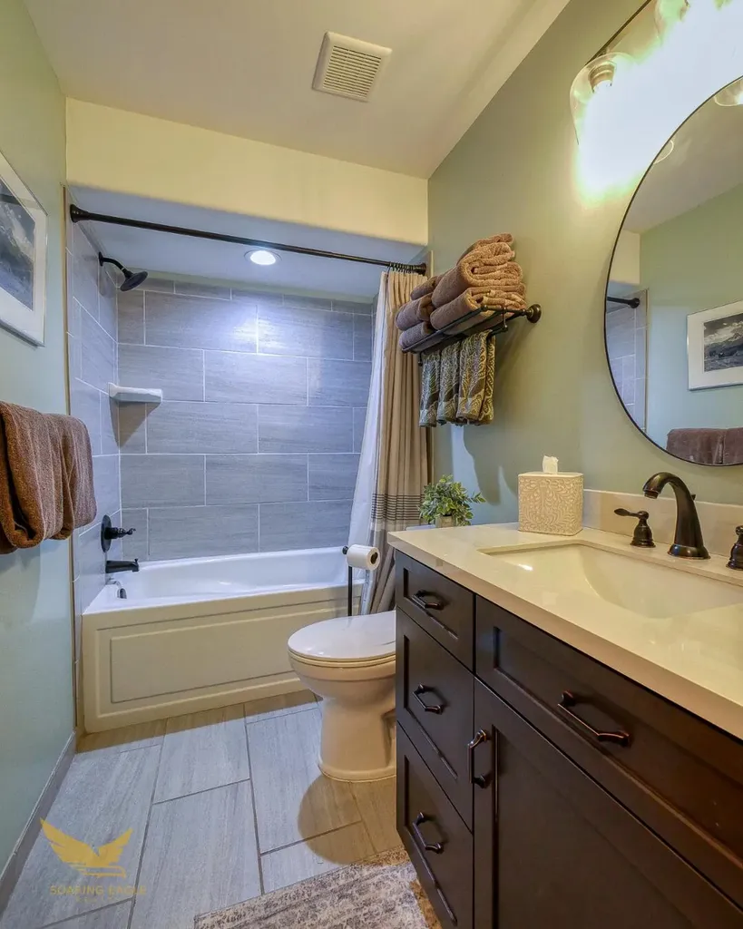 1583 Weymouth Street West Bloomfield Charter Township MI 48324
