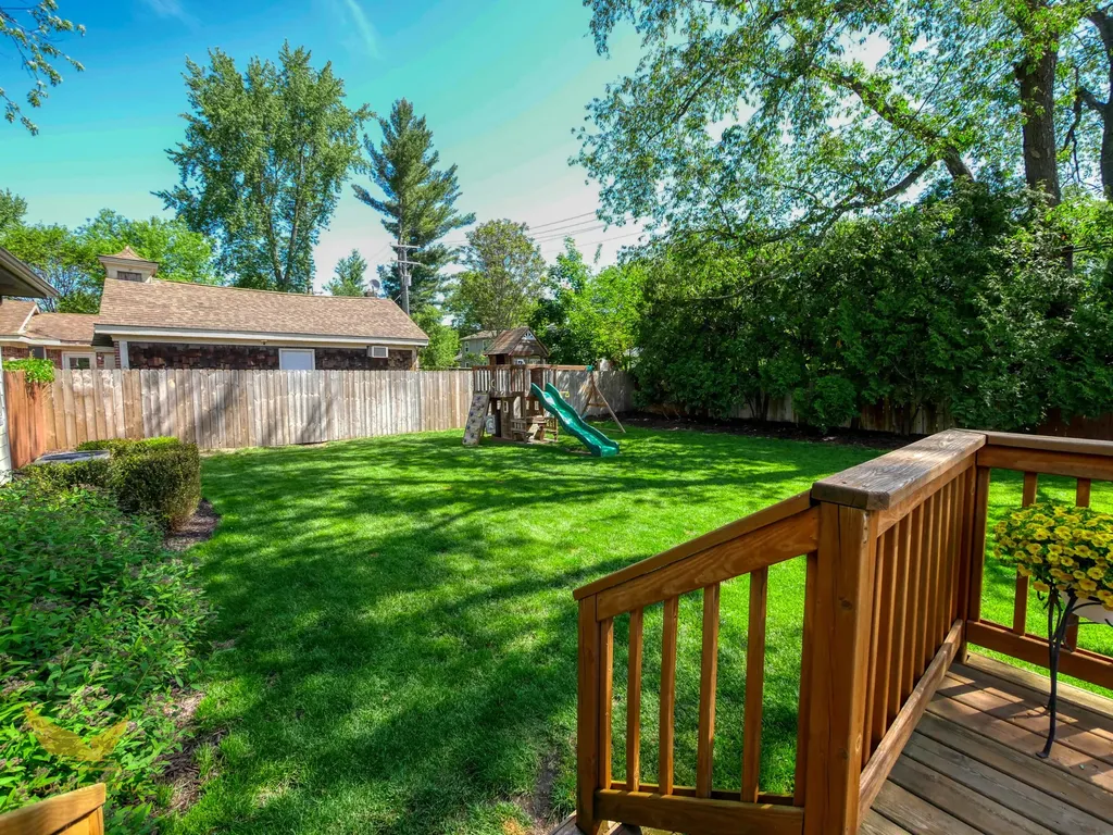 1583 Weymouth Street West Bloomfield Charter Township MI 48324