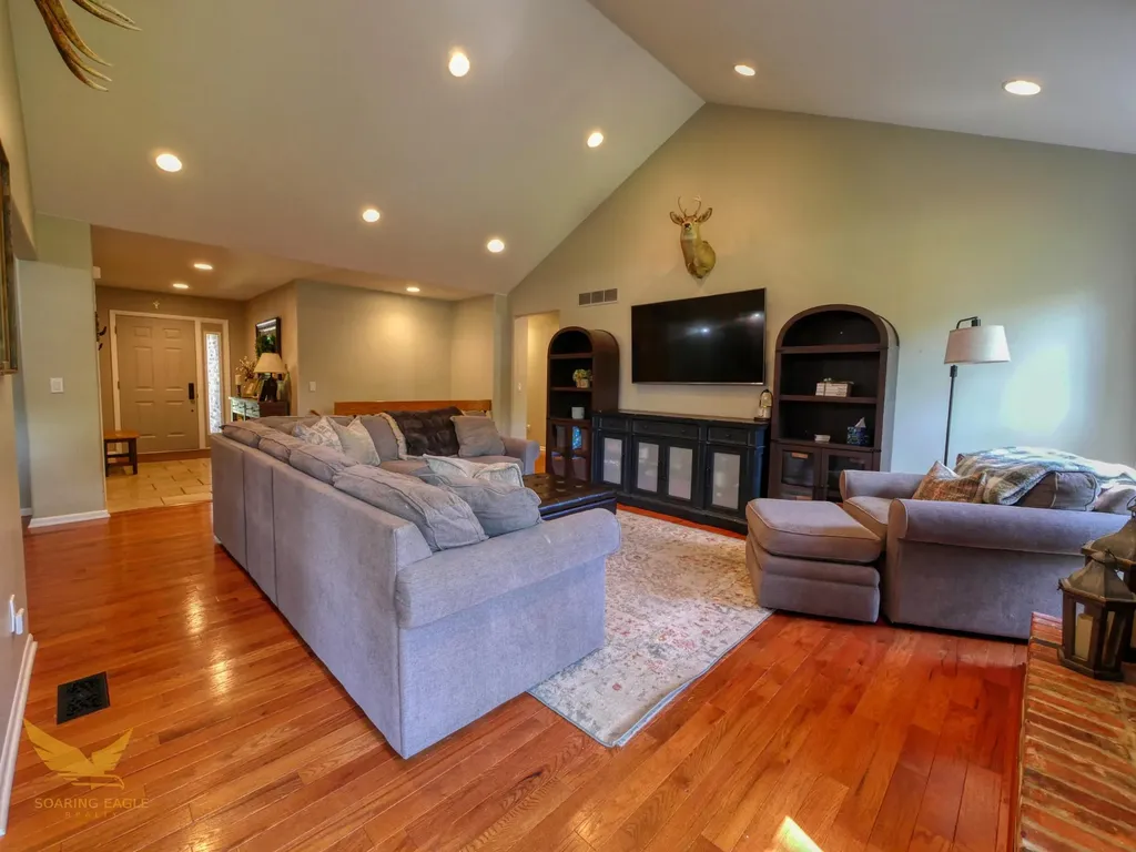 1583 Weymouth Street West Bloomfield Charter Township MI 48324