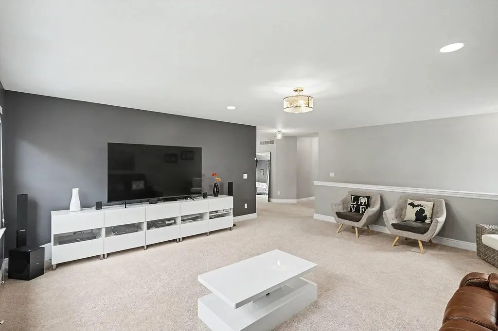 6147 Birchcrest Lane Commerce Charter Township MI 48382