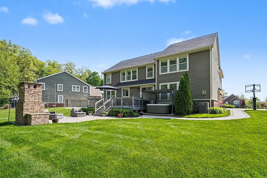 6147 Birchcrest Lane Commerce Charter Township MI 48382