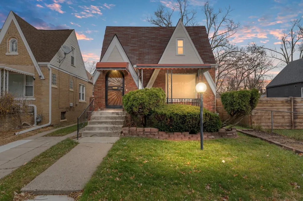 14914 Pinehurst Street Detroit City MI 48238