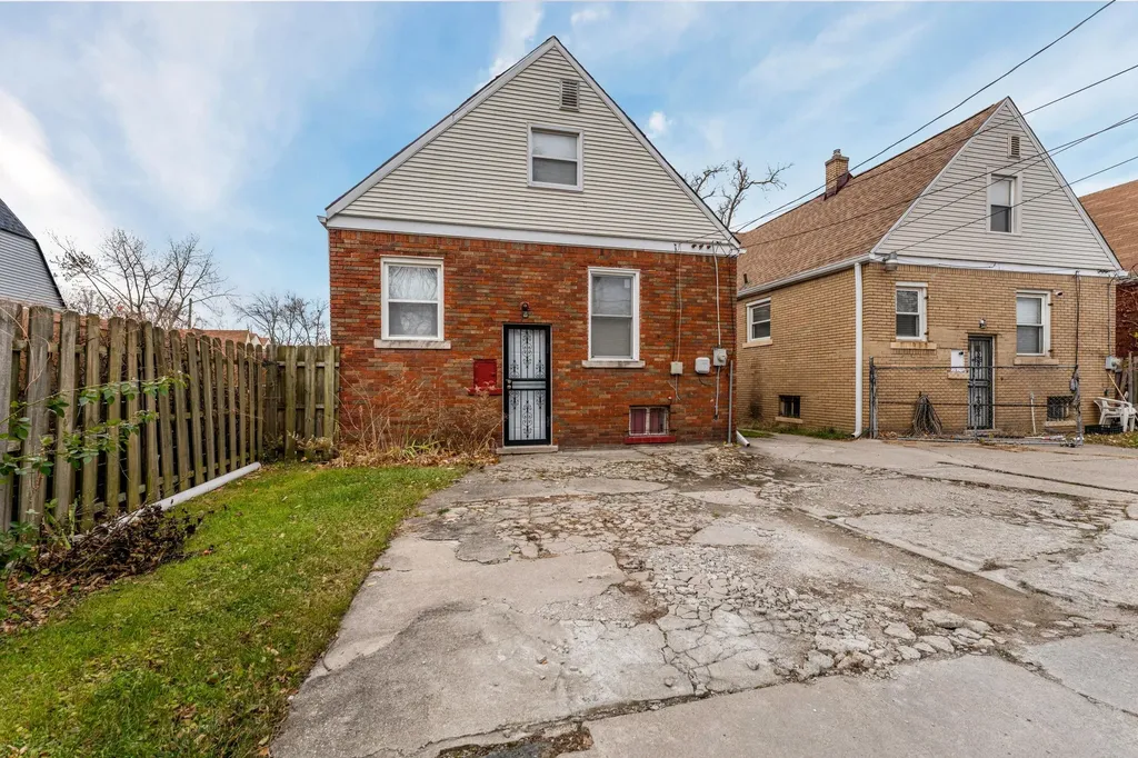14914 Pinehurst Street Detroit City MI 48238