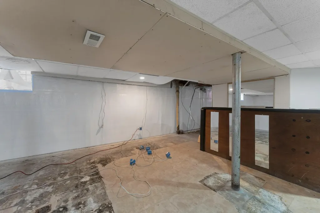 14914 Pinehurst Street Detroit City MI 48238