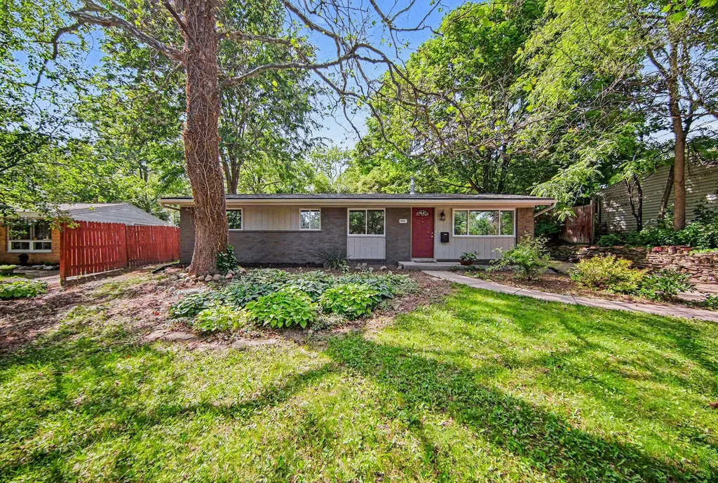 2731 Canterbury Road Ann Arbor City MI 48104