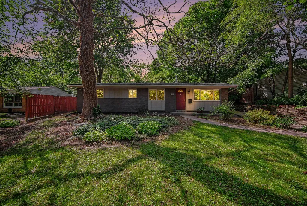 2731 Canterbury Road Ann Arbor City MI 48104