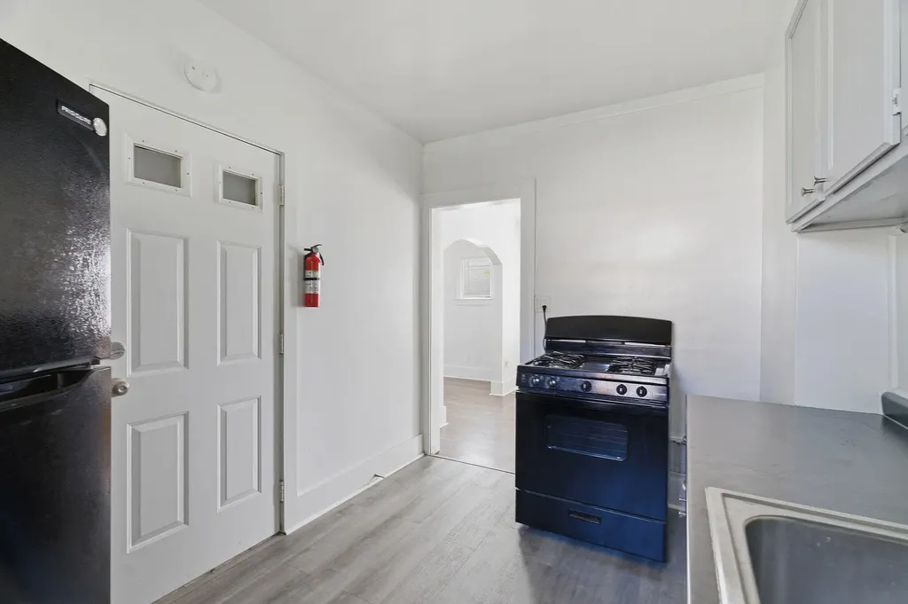 153 Clinton Street Wyandotte City MI 48192