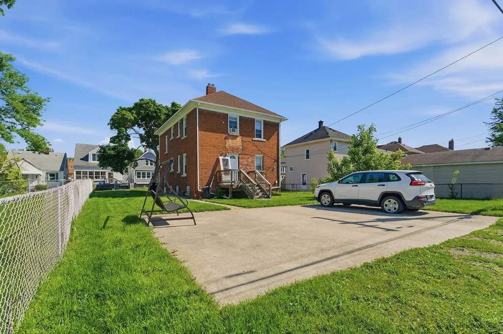 153 Clinton Street Wyandotte City MI 48192