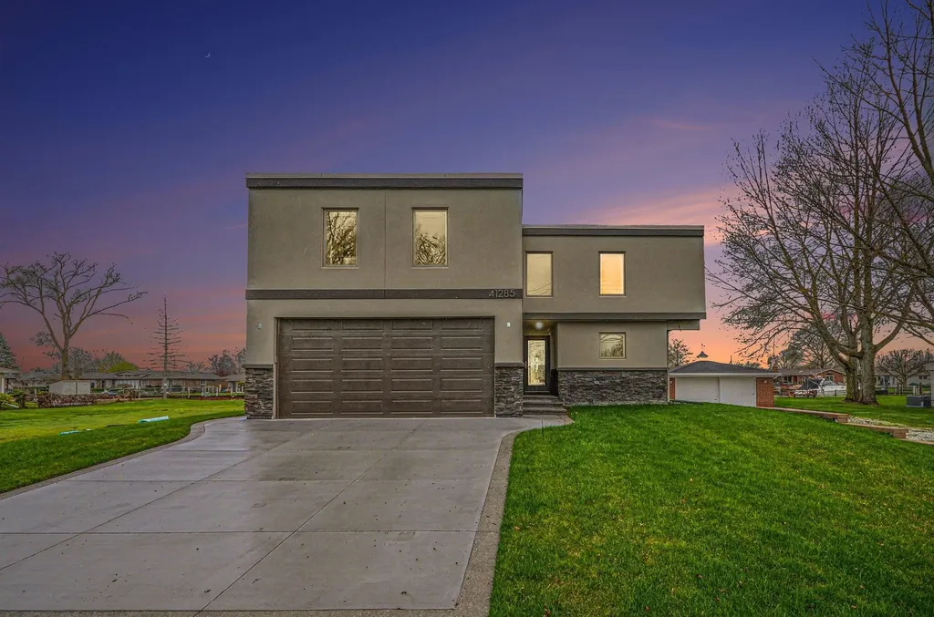 41285 Belvidere Street Harrison Charter Township MI 48045