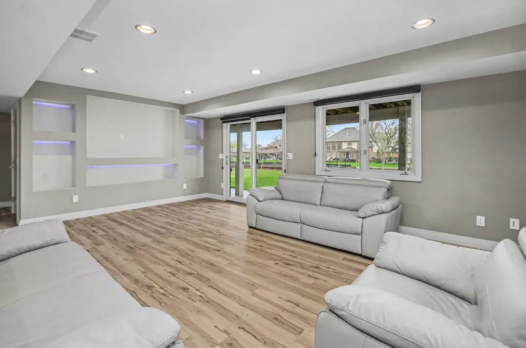 41285 Belvidere Street Harrison Charter Township MI 48045
