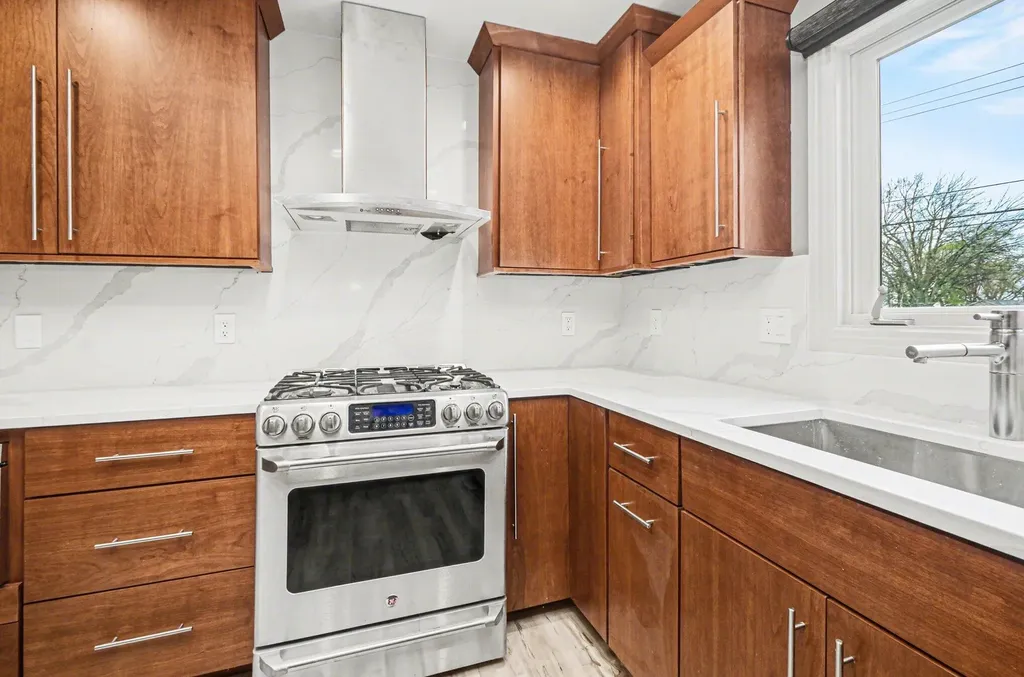 41285 Belvidere Street Harrison Charter Township MI 48045