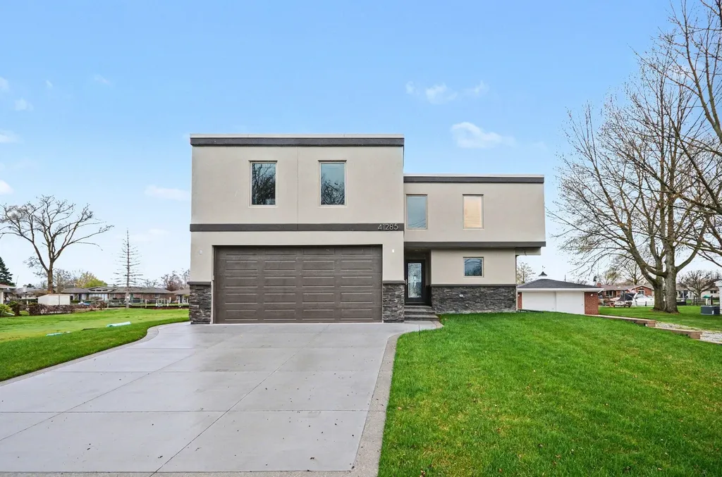 41285 Belvidere Street Harrison Charter Township MI 48045