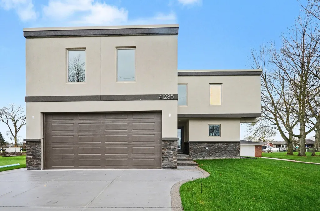 41285 Belvidere Street Harrison Charter Township MI 48045