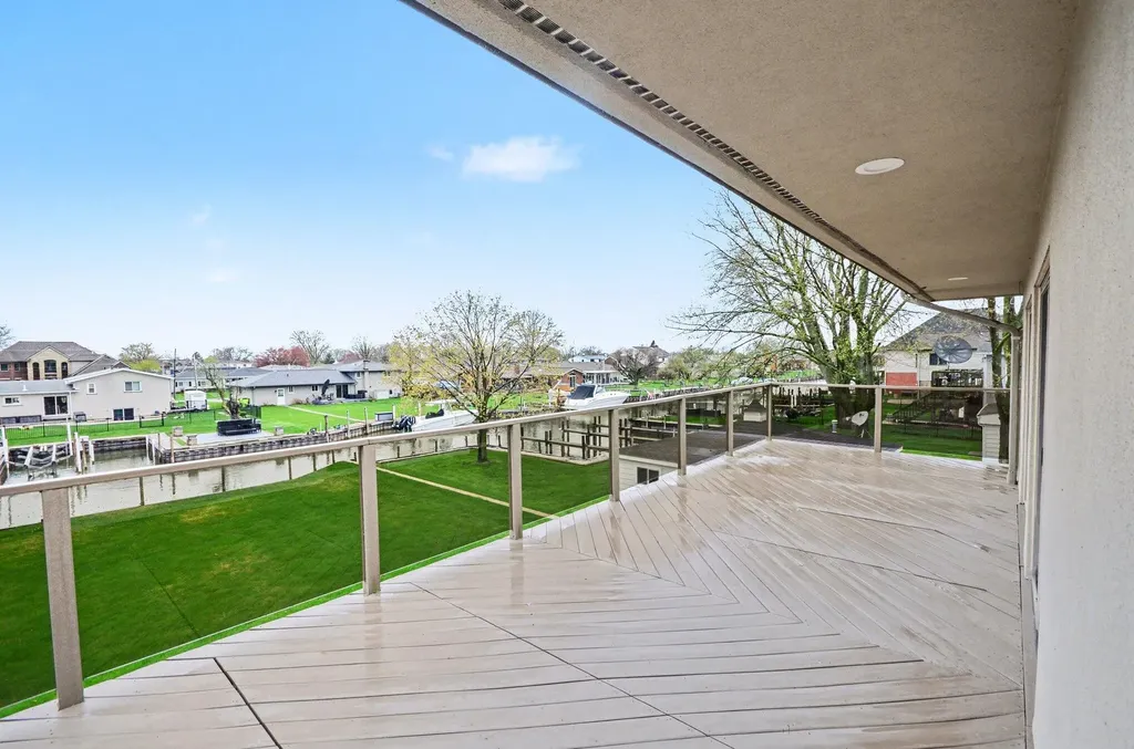 41285 Belvidere Street Harrison Charter Township MI 48045