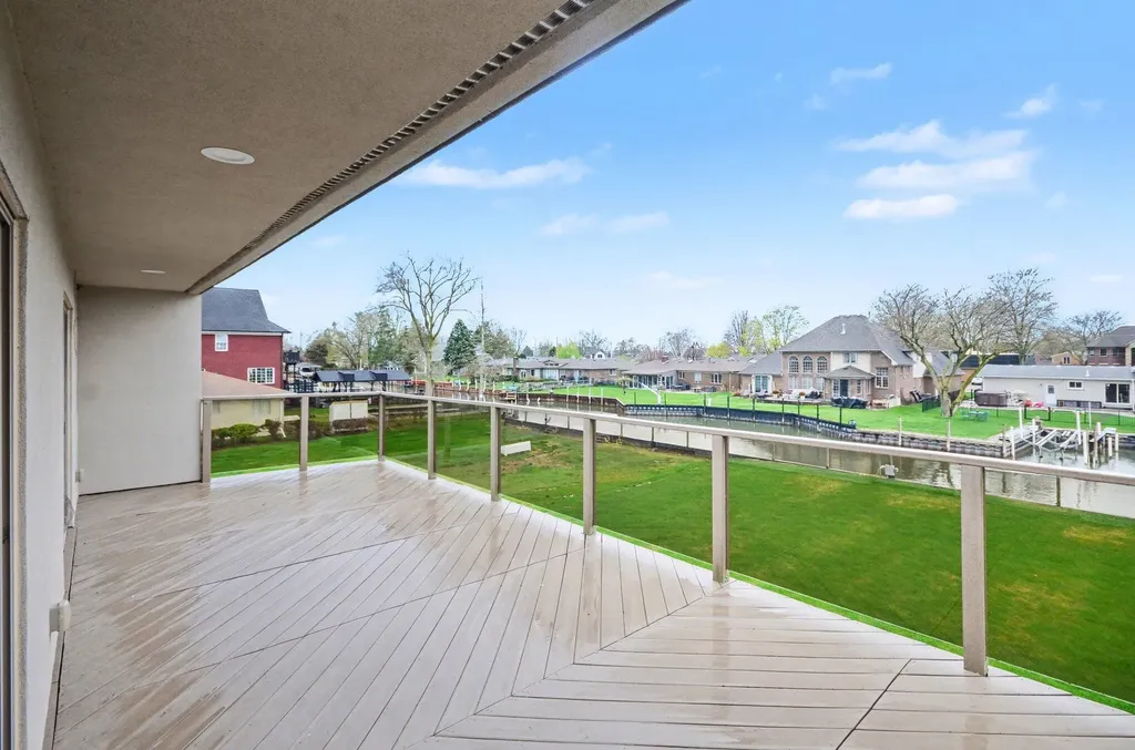 41285 Belvidere Street Harrison Charter Township MI 48045