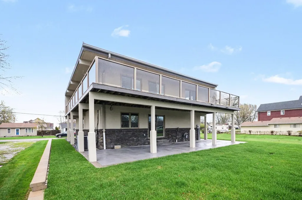 41285 Belvidere Street Harrison Charter Township MI 48045