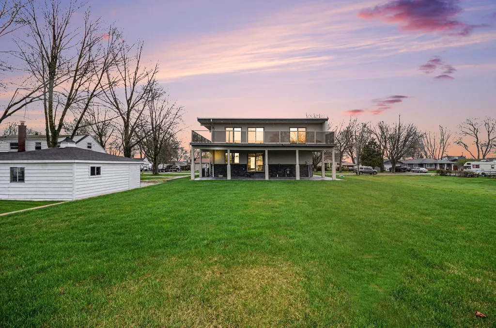 41285 Belvidere Street Harrison Charter Township MI 48045