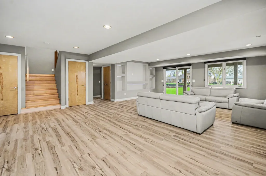 41285 Belvidere Street Harrison Charter Township MI 48045