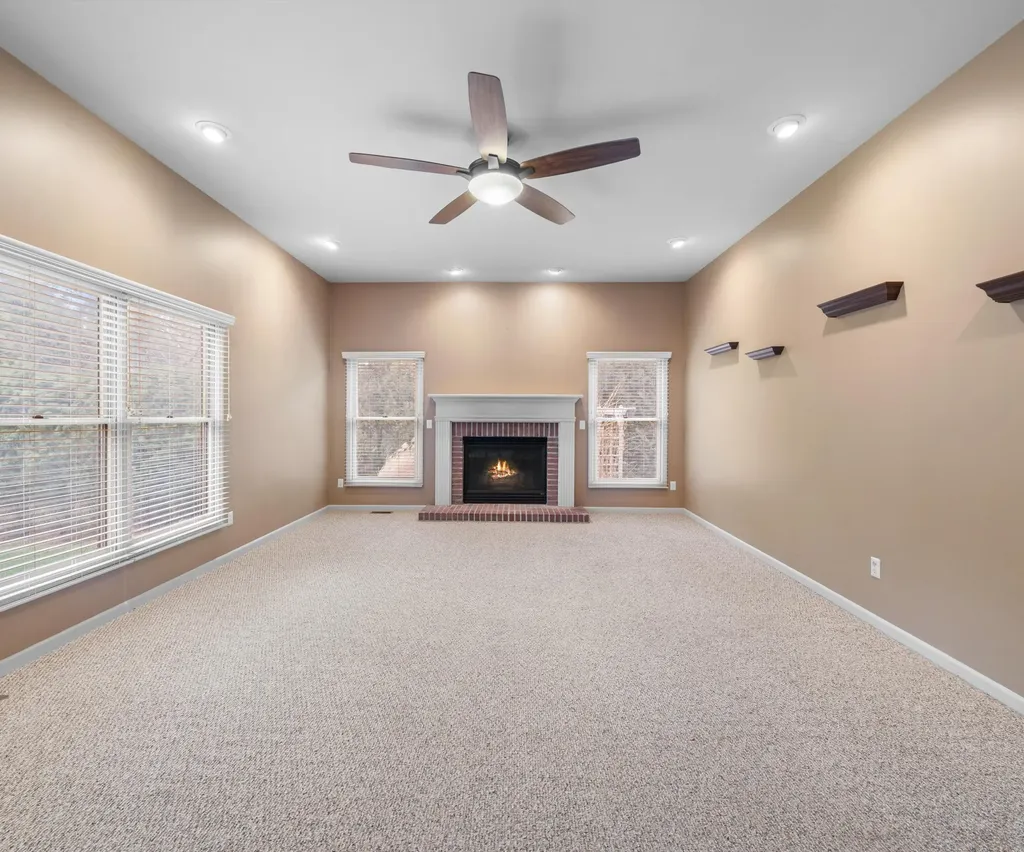 350 Huntington Drive Saline City MI 48176