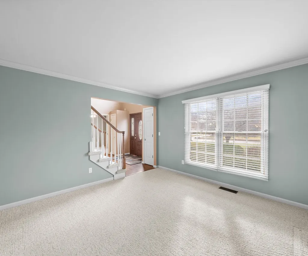 350 Huntington Drive Saline City MI 48176