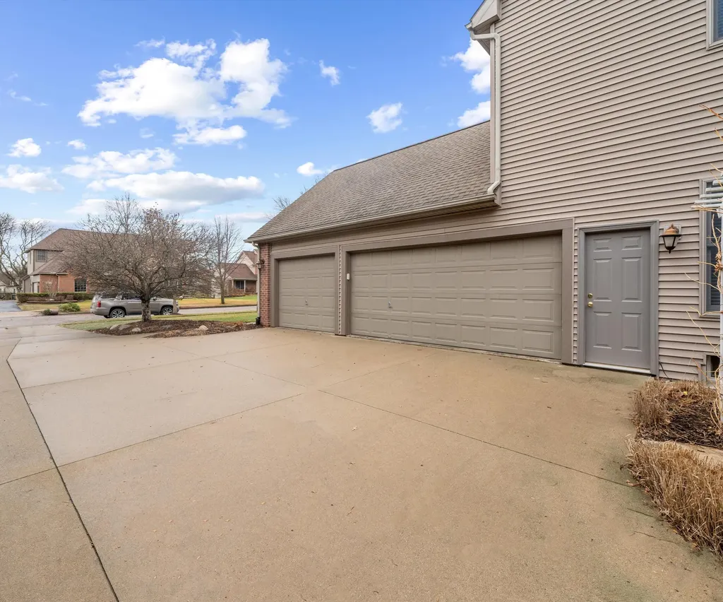 350 Huntington Drive Saline City MI 48176