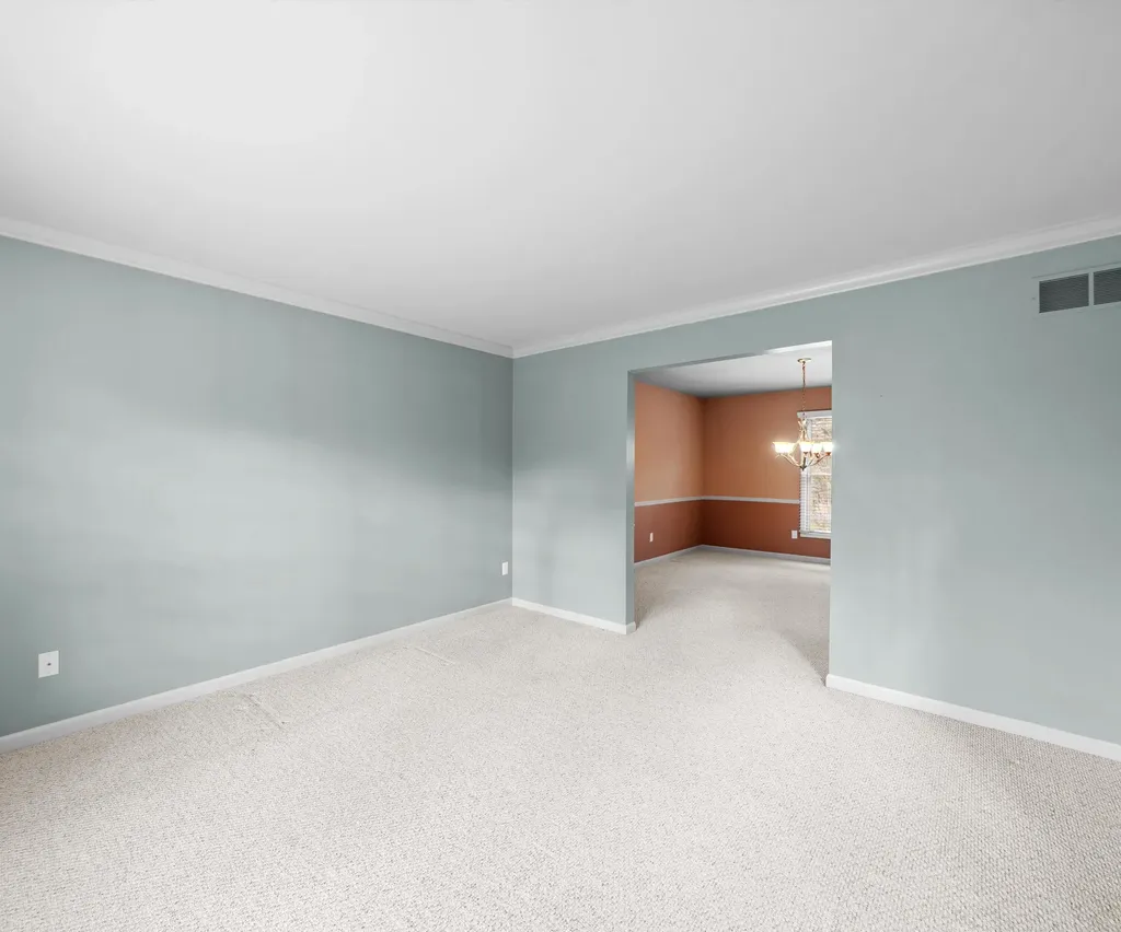 350 Huntington Drive Saline City MI 48176